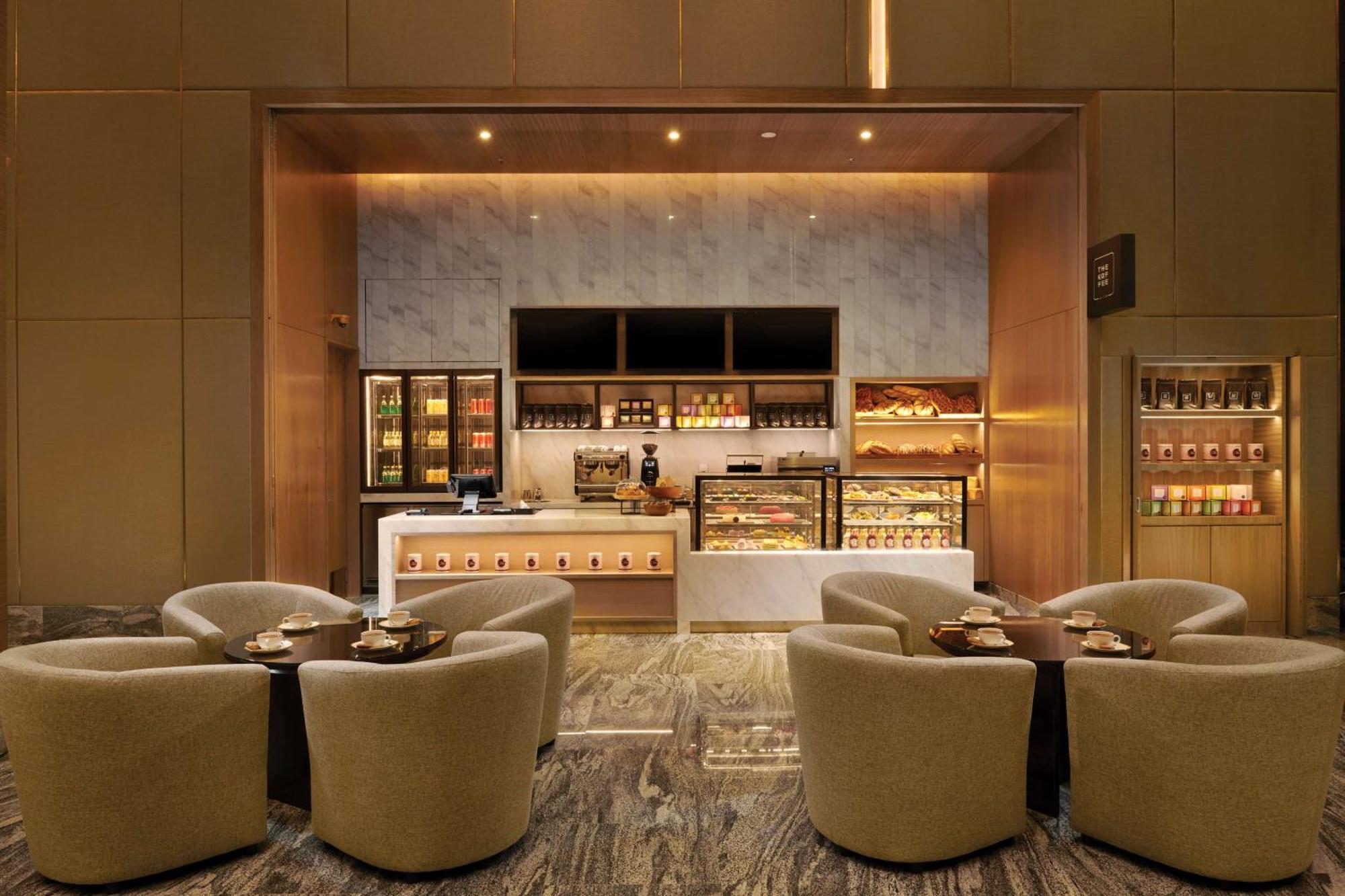 Doubletree By Hilton Shah Alam I-City Eksteriør billede The Lounge at the airport